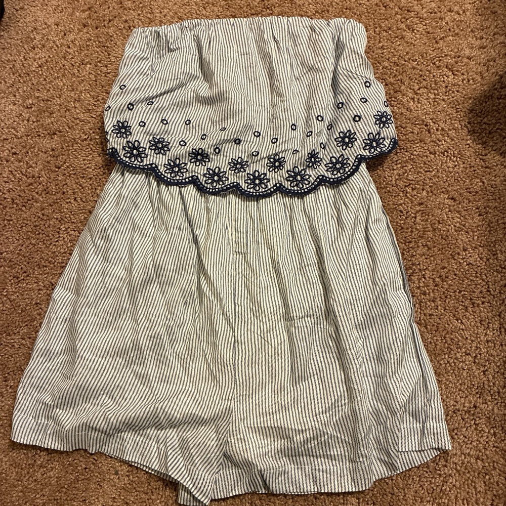 Jessica Simpson Blue and White Textured Top